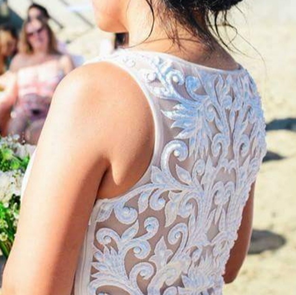 Beautiful White dress - Picture 7 of 7